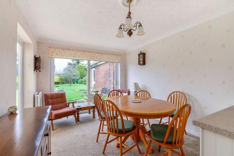 64 Greentrees Avenue, Tonbridge, TN10 4NE