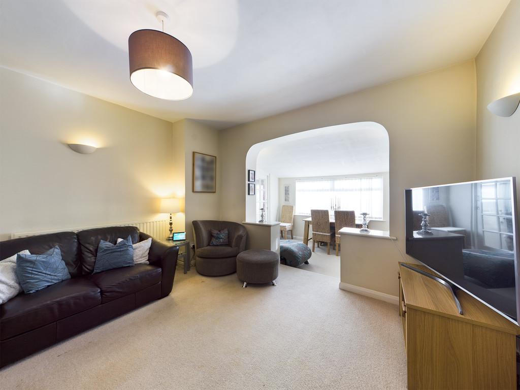 Herlwyn Avenue, Ruislip 4 bed detached bungalow £660,000
