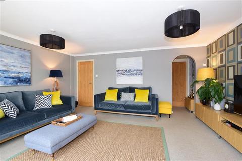 18 Downview Road, Yapton, Arundel, BN18 0HJ