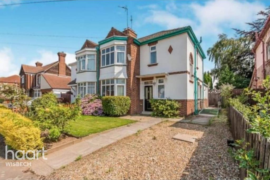 Sandringham Avenue, Wisbech 3 bed semidetached house £250,000