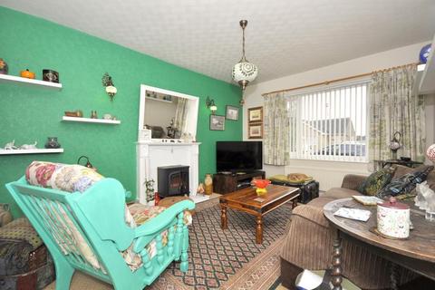 6 Springfield Close, Trowbridge, BA14 8TB
