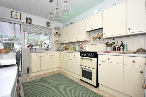 6 Springfield Close, Trowbridge, BA14 8TB