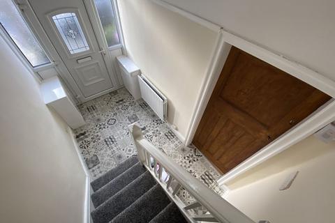 3 bedroom terraced house to rent, Saville Road, Liverpool