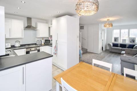 13 Carrington Square, Harrow, HA3 6TF