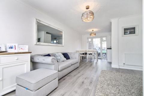 13 Carrington Square, Harrow, HA3 6TF