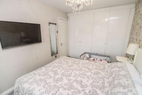 13 Carrington Square, Harrow, HA3 6TF