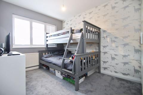 13 Carrington Square, Harrow, HA3 6TF