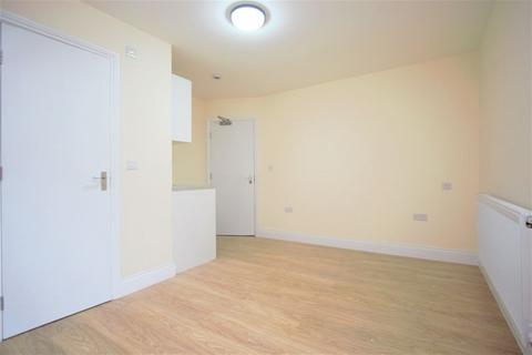 Property to rent, High Road, North Finchley N12