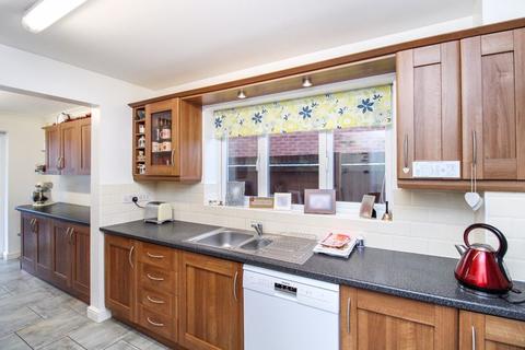 19 Bluebell Close, Leek, ST13 7AW