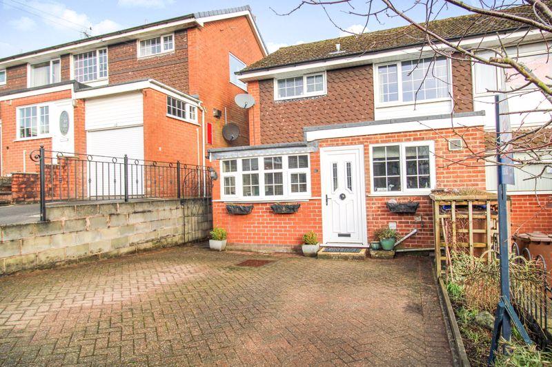 Close, Cheddleton, ST13 3 bed semidetached house £180,000