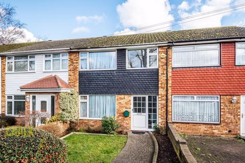 12 Bradwell Close, Hornchurch, RM12 5PR