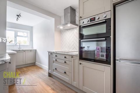 12 Bradwell Close, Hornchurch, RM12 5PR