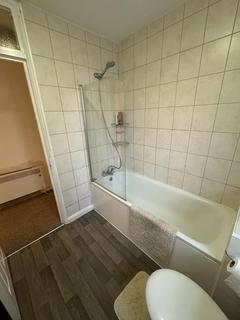 1 bedroom flat to rent, THE PINES, BOREHAMWOOD, WD6 4RR