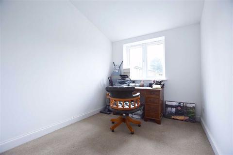 95 Barnwood Avenue, Gloucester, GL4 3AG