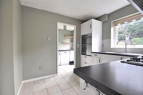 15 Bearcroft Avenue, Great Meadow, Worcester, WR4 0DR