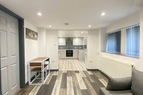 2 bedroom apartment to rent, James Street, Blackburn. Lancs. BB1 6BE