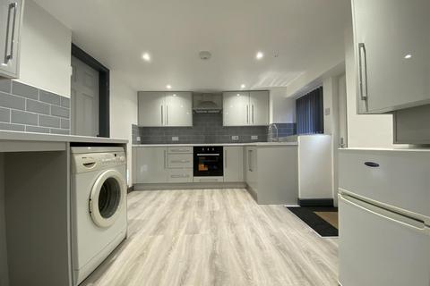 2 bedroom apartment to rent, James Street, Blackburn. Lancs. BB1 6BE