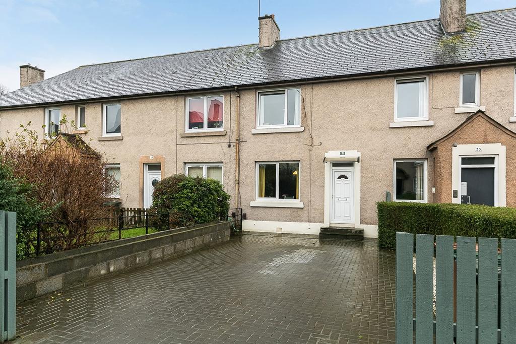 Loganlea Place, Craigentinny... 2 bed flat - £150,000