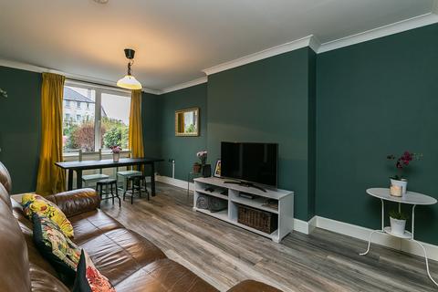 31 Loganlea Place, Edinburgh, EH7 6PE