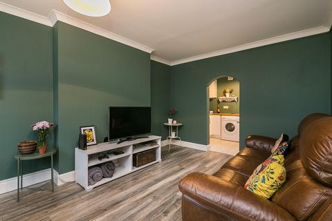 31 Loganlea Place, Edinburgh, EH7 6PE