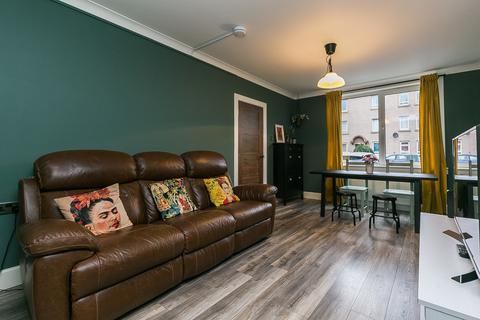 31 Loganlea Place, Edinburgh, EH7 6PE