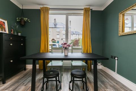 31 Loganlea Place, Edinburgh, EH7 6PE