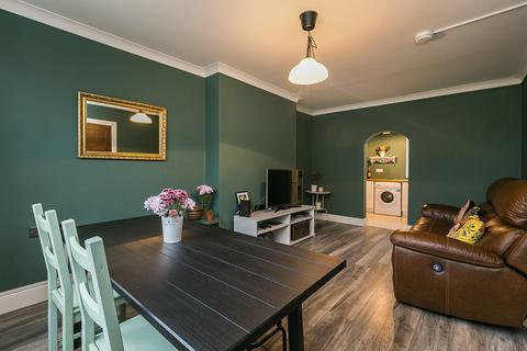 31 Loganlea Place, Edinburgh, EH7 6PE