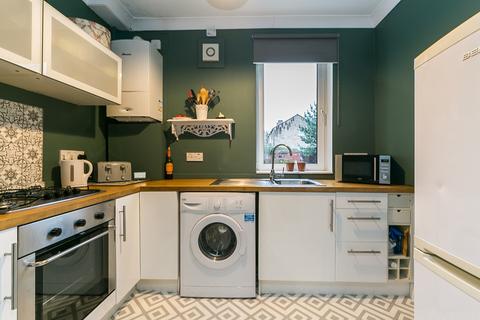 31 Loganlea Place, Edinburgh, EH7 6PE