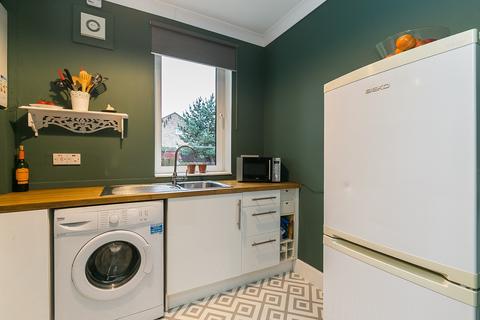 31 Loganlea Place, Edinburgh, EH7 6PE