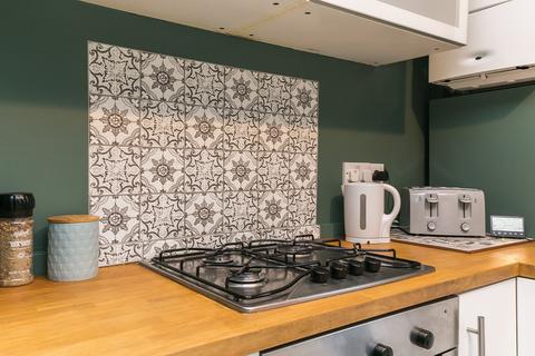 31 Loganlea Place, Edinburgh, EH7 6PE