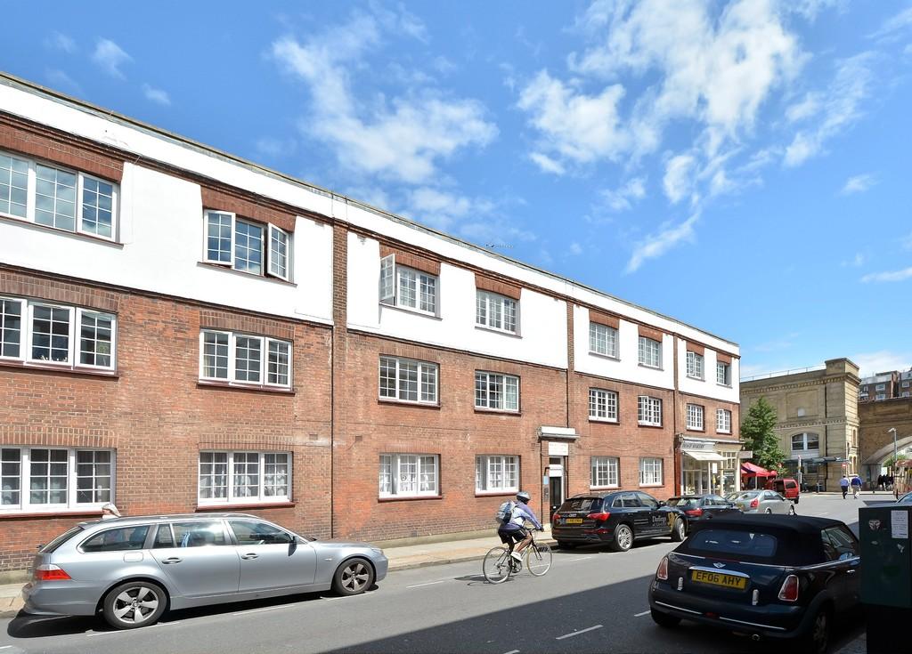 Ranelagh Garden Mansions, Ranelagh Gardens, SW6 2 bed flat £1,625 pcm