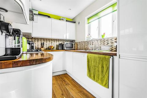75 Fullers Avenue, Surbiton, KT6 7TD
