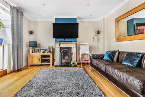 75 Fullers Avenue, Surbiton, KT6 7TD