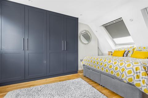 75 Fullers Avenue, Surbiton, KT6 7TD