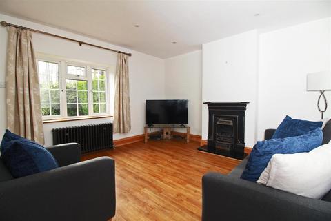 41 Bell Road, Warnham, Horsham, RH12 3QJ