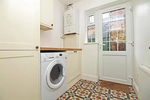 41 Bell Road, Warnham, Horsham, RH12 3QJ