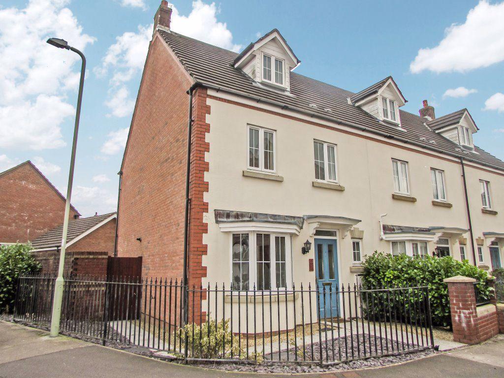 Heol Y Dolau, Pencoed, Bridgend, CF35 5LQ 4 bed house £850 pcm (£196 pw)