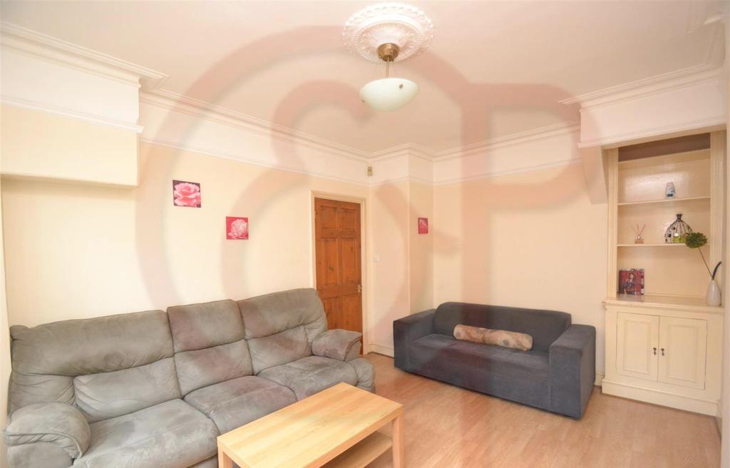 Barons Court Road, Barons Court, W14 1 bed flat £1,300 pcm (£300 pw)