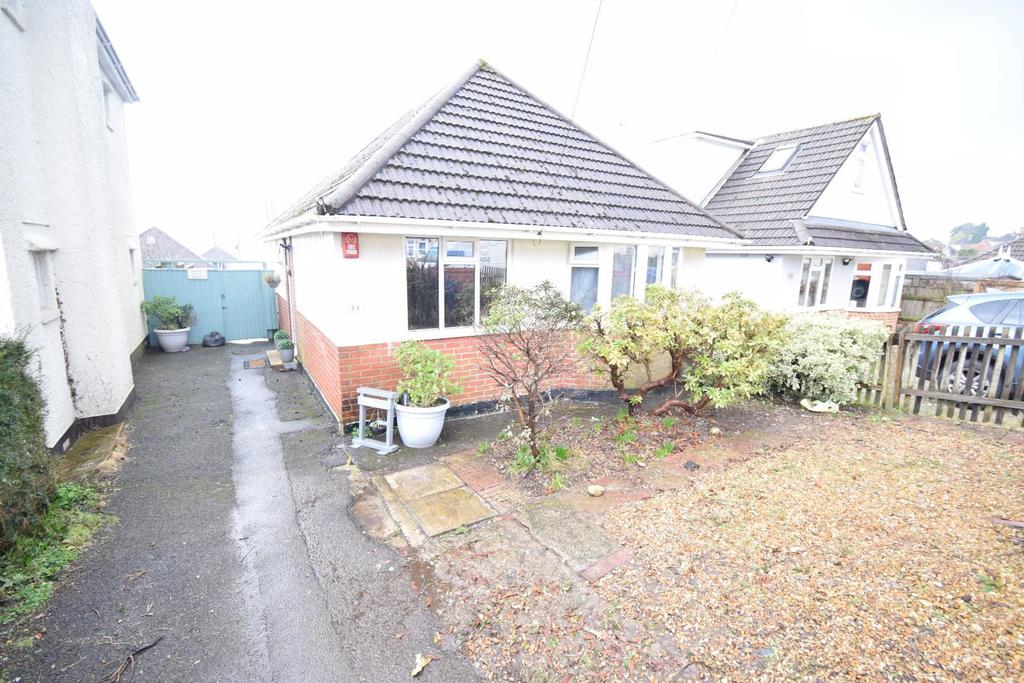 Connaught Crescent, Poole 2 bed bungalow £1,125 pcm (£260 pw)