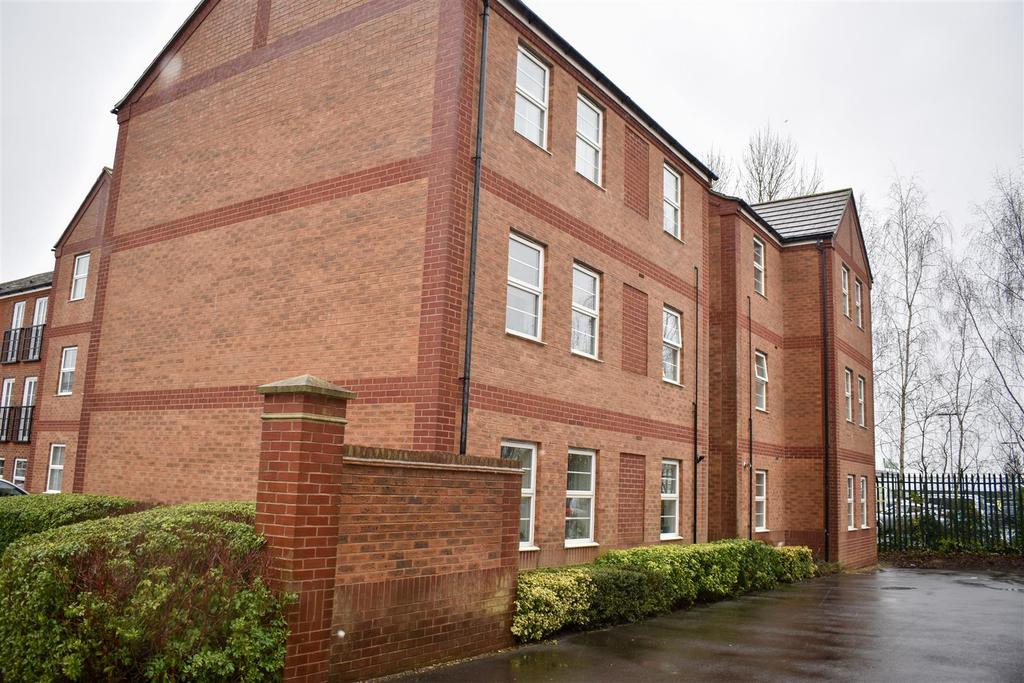 Newport Pagnell Road, Wootton, Northampton 2 bed apartment £145,000