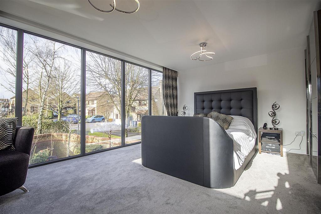 Bedroom 1 1.jpg