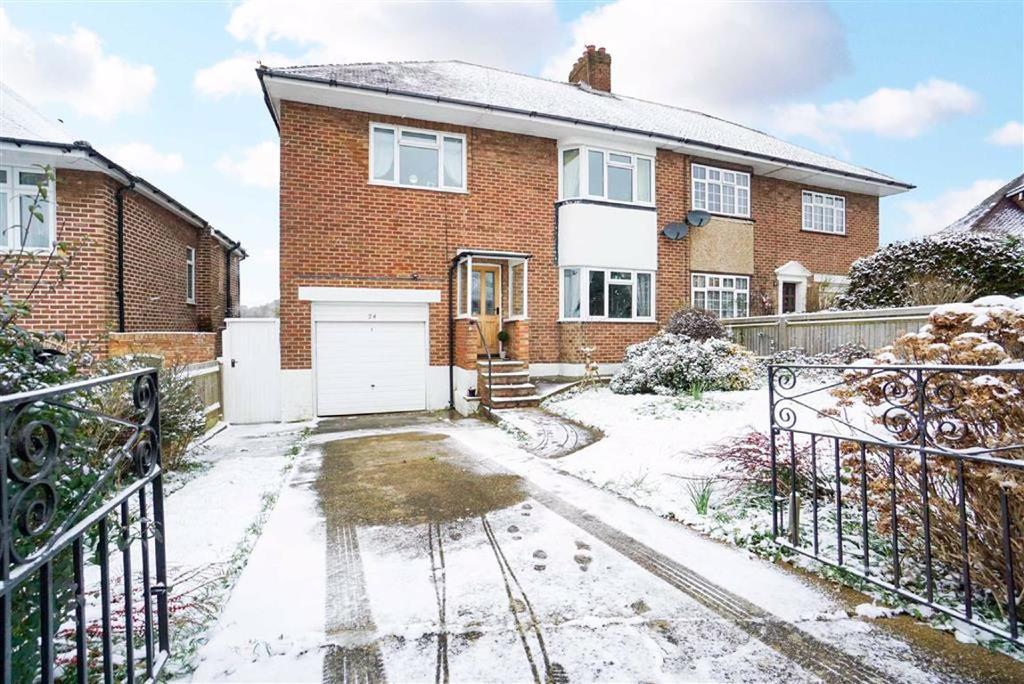 Ghyllside Drive, Hastings, East Sussex 4 bed semidetached house £385,000