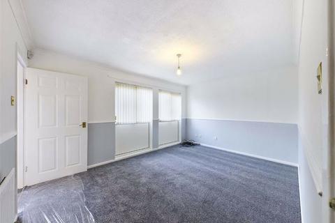 73 Unwin Road, Cheltenham, GL51 6TN