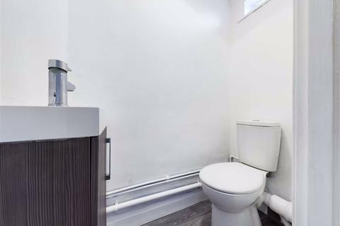 73 Unwin Road, Cheltenham, GL51 6TN