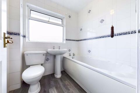 73 Unwin Road, Cheltenham, GL51 6TN