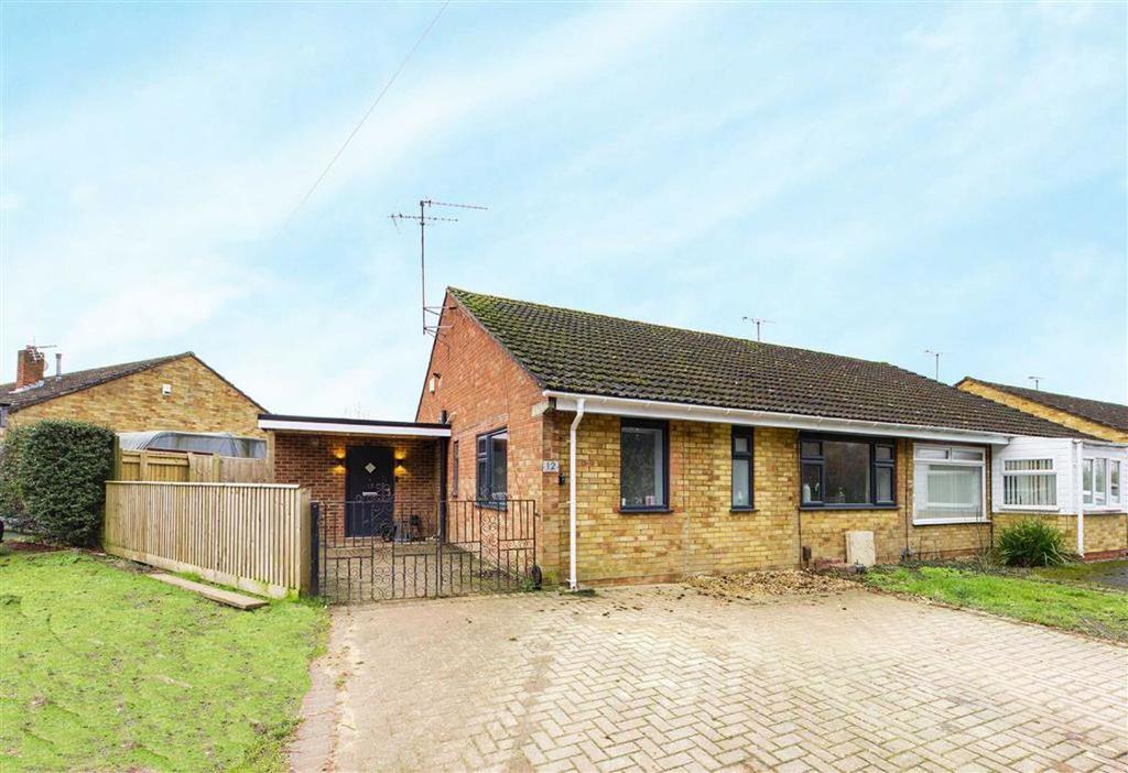 Kentmere Close, Cheltenham, Gloucestershire 3 bed semidetached house