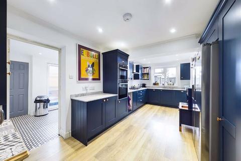 12 Kentmere Close, Cheltenham, GL51 3PD