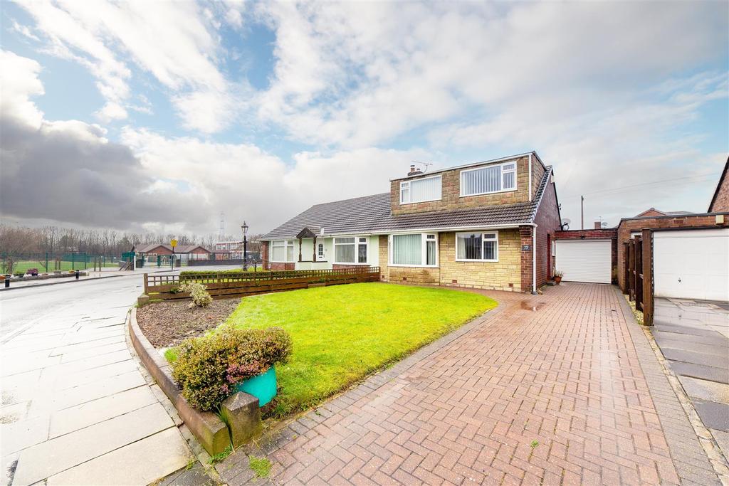 Canterbury Way, Wideopen, Newcastle Upon Tyne 4 bed semidetached bungalow £180,000