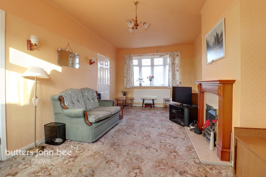 Mablins Lane, Crewe 3 bed semidetached house £150,000