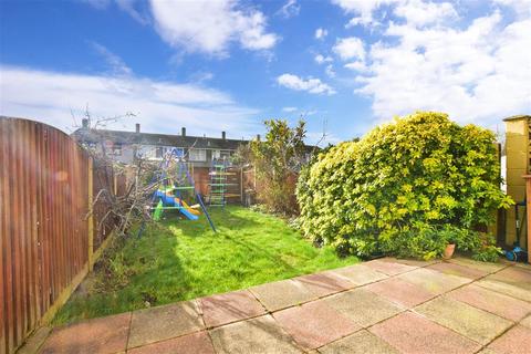 5 Singleton Close, Hornchurch, RM12 4LT